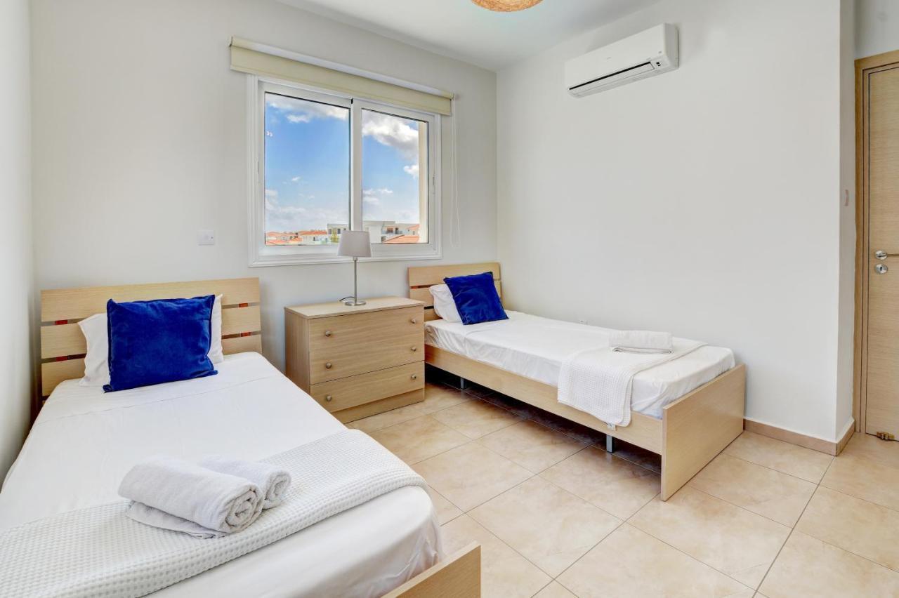 ♥ Sunny&Cozy Family Apartment ★ Walk To The Beach☼ Paralimni Dış mekan fotoğraf