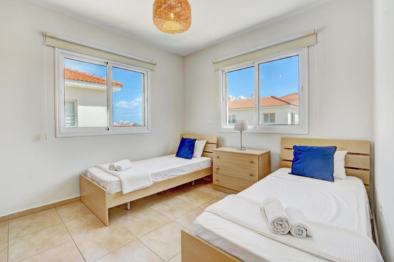 ♥ Sunny&Cozy Family Apartment ★ Walk To The Beach☼ Paralimni Dış mekan fotoğraf
