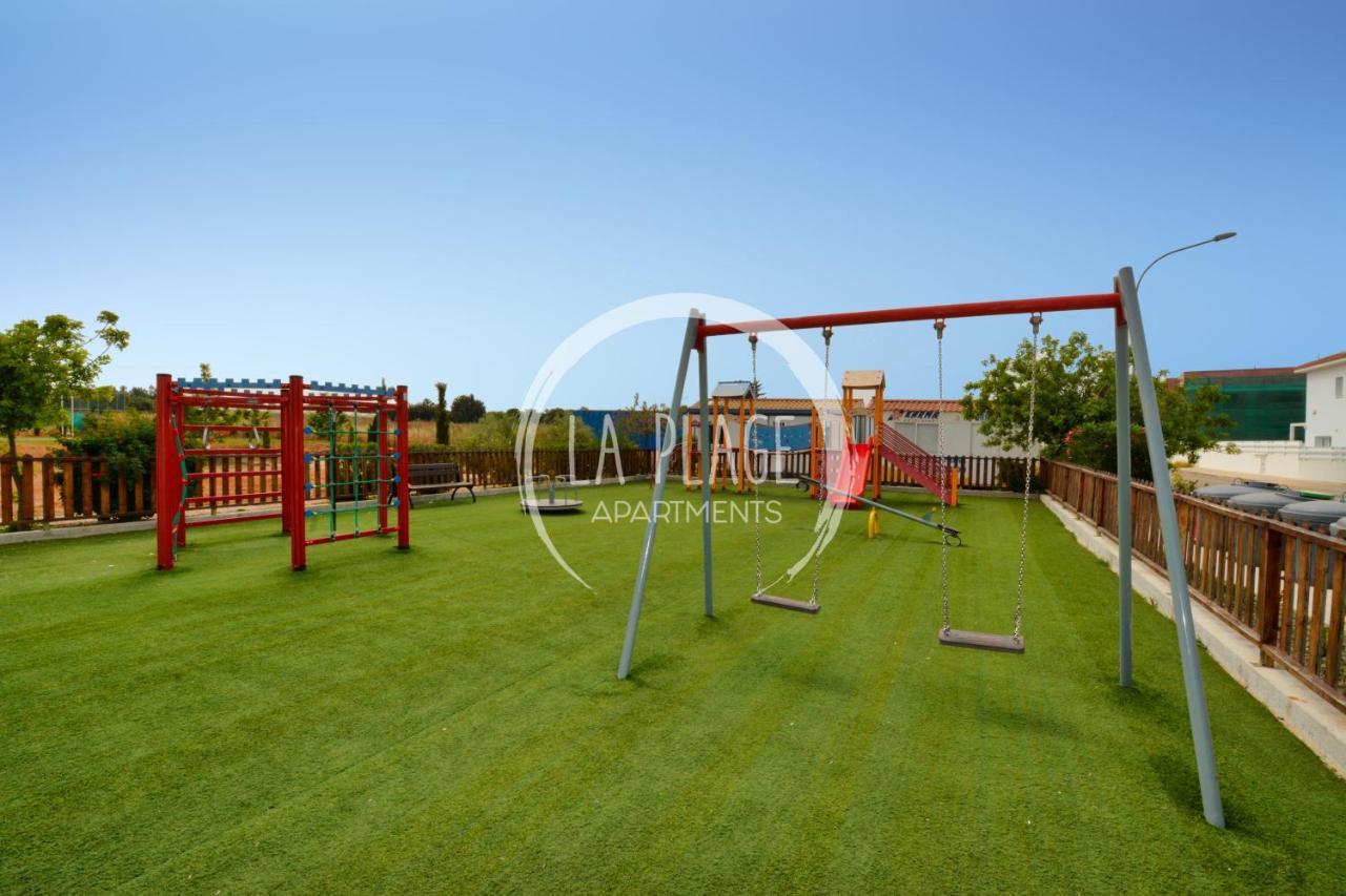 ♥ Sunny&Cozy Family Apartment ★ Walk To The Beach☼ Paralimni Dış mekan fotoğraf