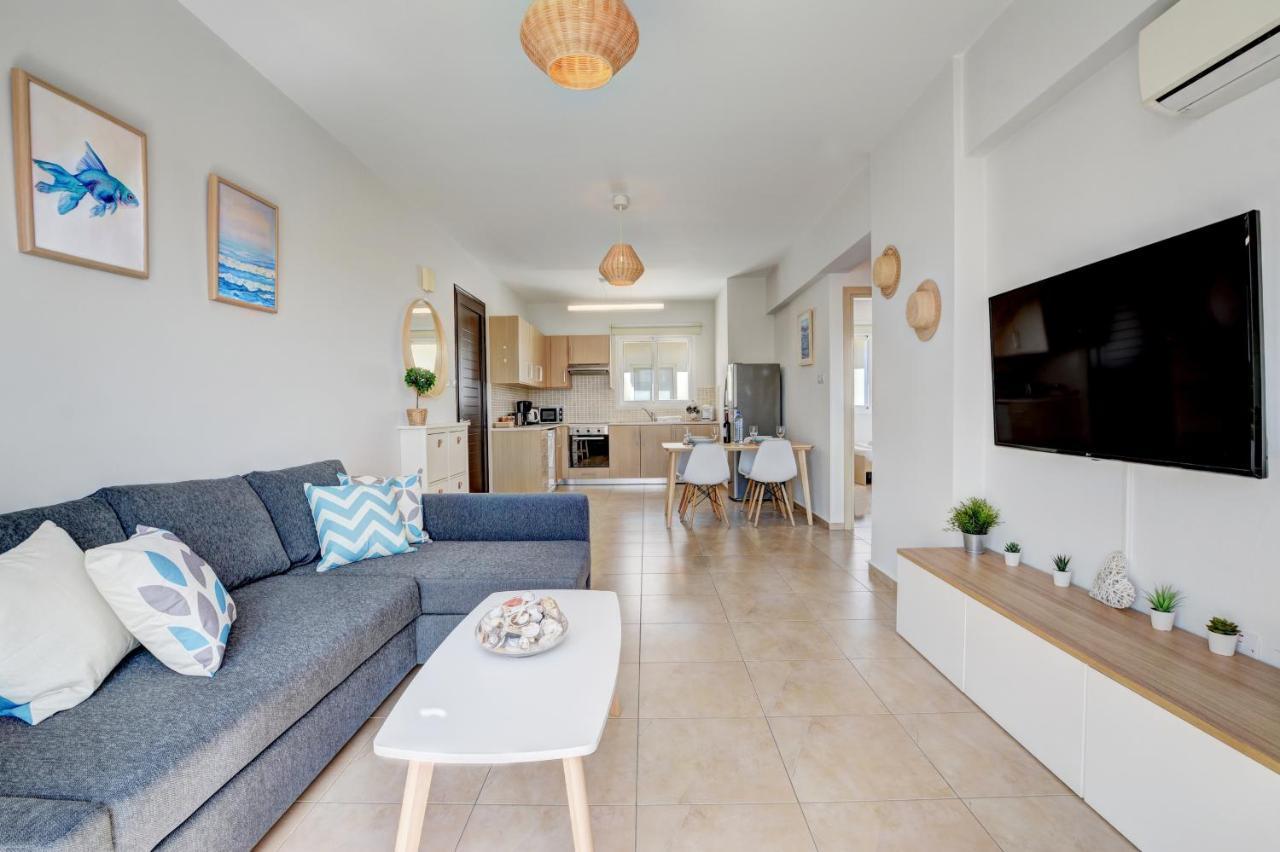 ♥ Sunny&Cozy Family Apartment ★ Walk To The Beach☼ Paralimni Dış mekan fotoğraf