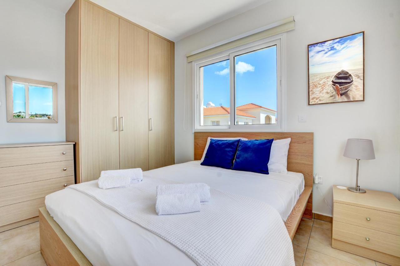 ♥ Sunny&Cozy Family Apartment ★ Walk To The Beach☼ Paralimni Dış mekan fotoğraf