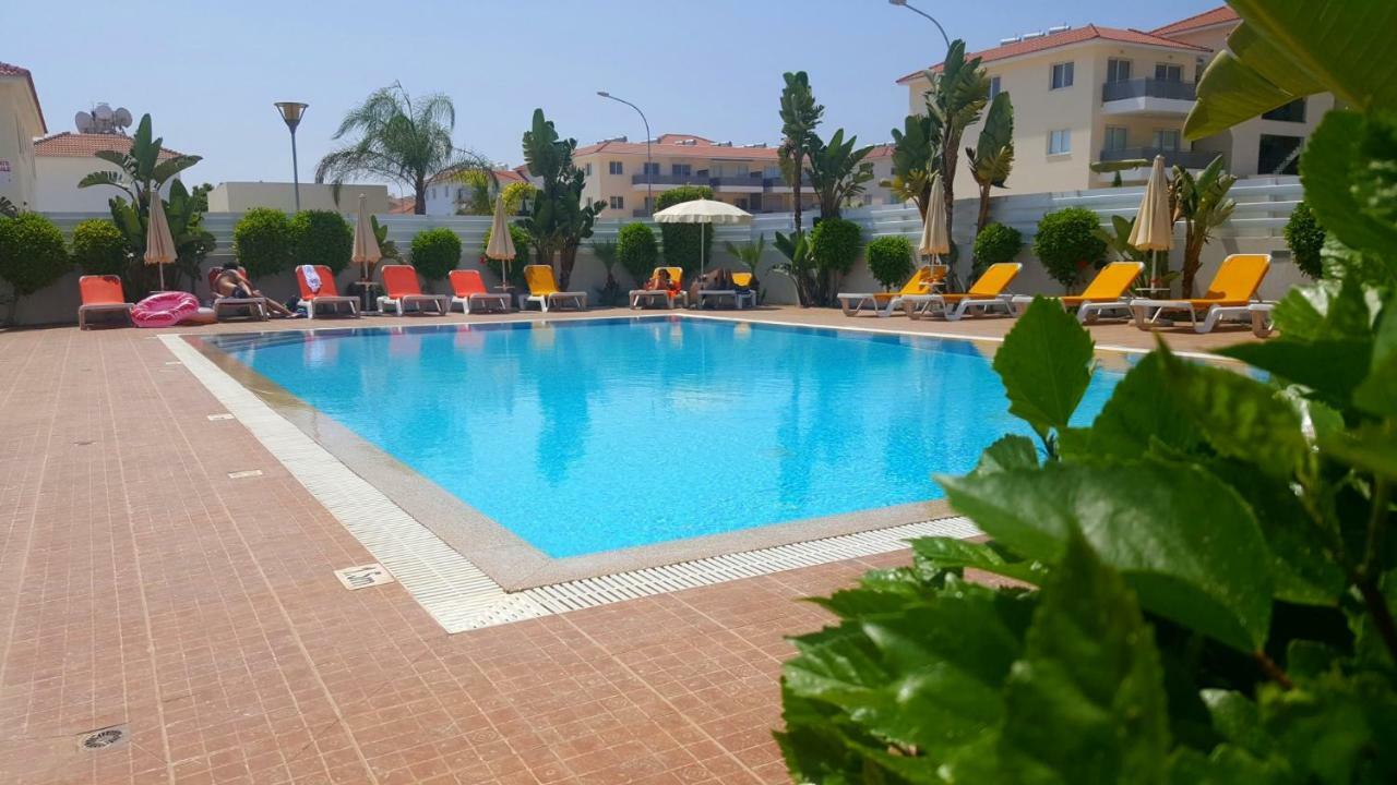 ♥ Sunny&Cozy Family Apartment ★ Walk To The Beach☼ Paralimni Dış mekan fotoğraf