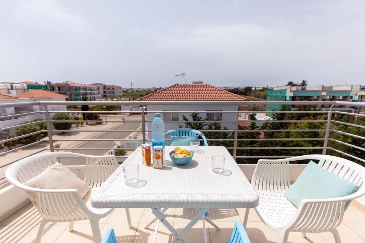 ♥ Sunny&Cozy Family Apartment ★ Walk To The Beach☼ Paralimni Dış mekan fotoğraf