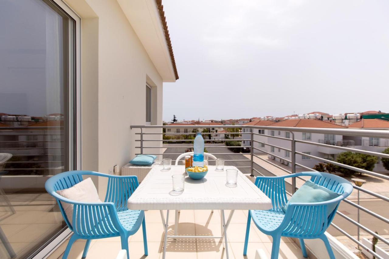 ♥ Sunny&Cozy Family Apartment ★ Walk To The Beach☼ Paralimni Dış mekan fotoğraf