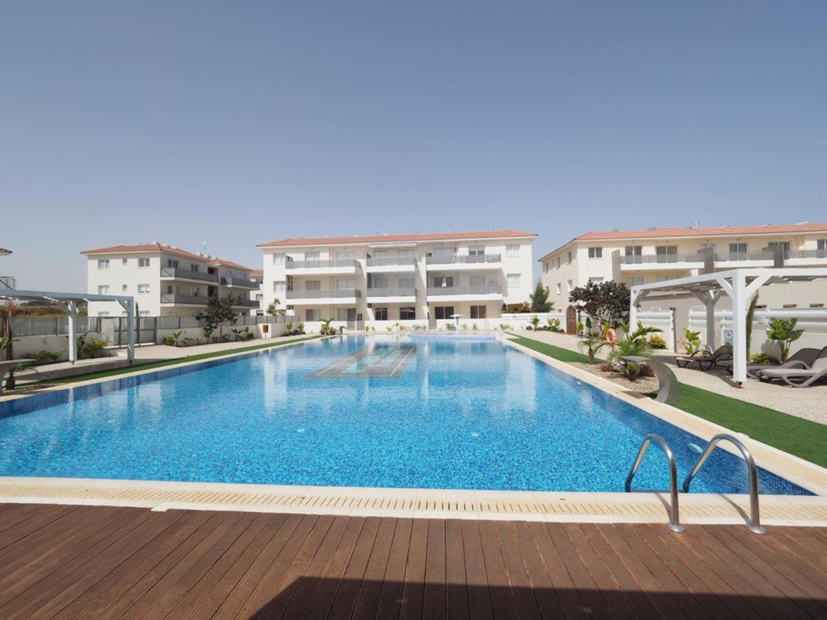 ♥ Sunny&Cozy Family Apartment ★ Walk To The Beach☼ Paralimni Dış mekan fotoğraf